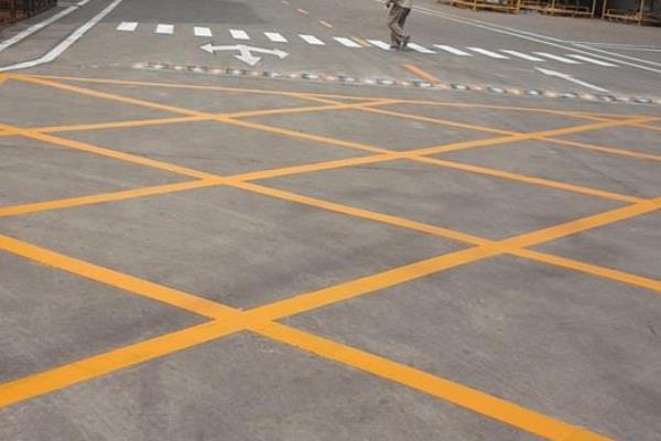 道路标线的结构组成是什么？
